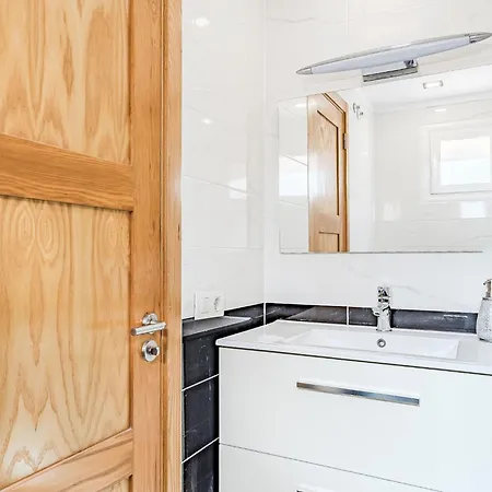 Holiday home Versatile Oasis By Interhome